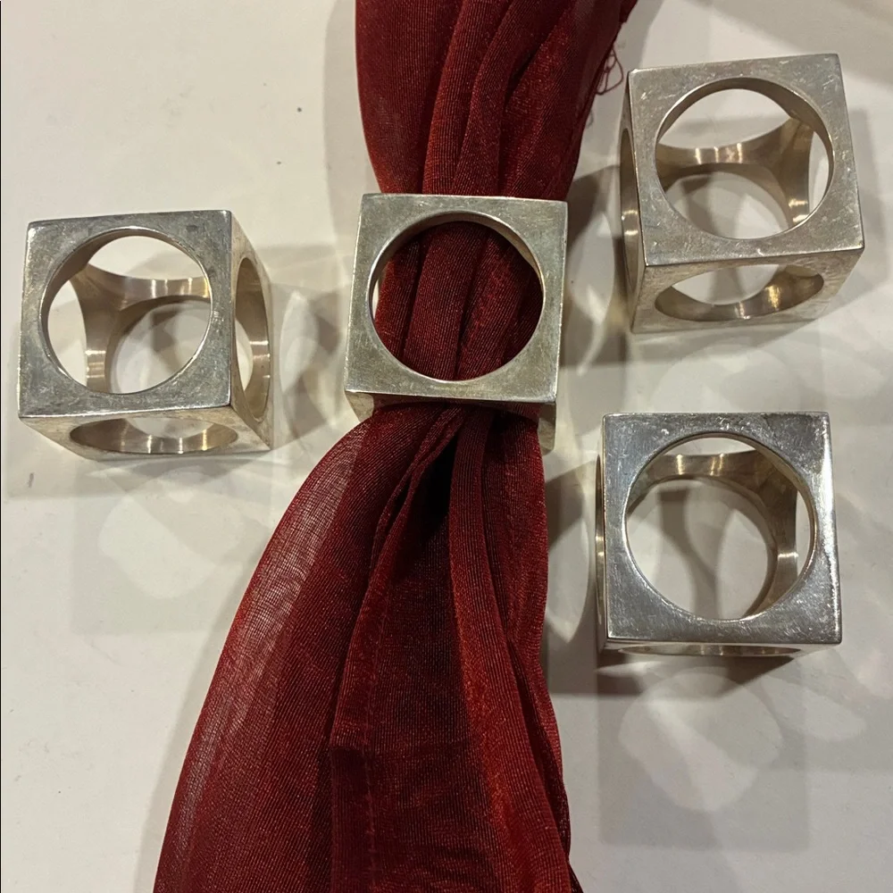 Cube napkin Rings Set/4 holders napkin rings Heavy weighted NWOT Holiday Decor